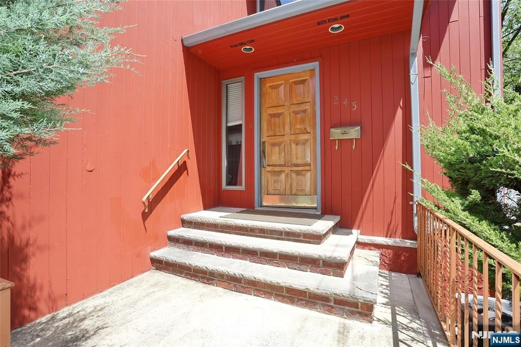 245 Highland Avenue