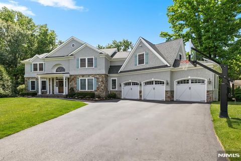 Photo of 2 Weimer Court, Allendale, NJ 07401 (MLS # 26019934)