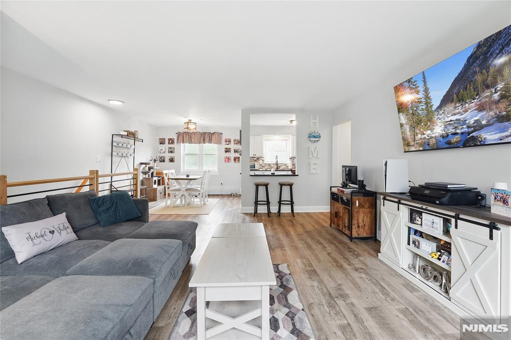 43 Conforti Avenue 24
