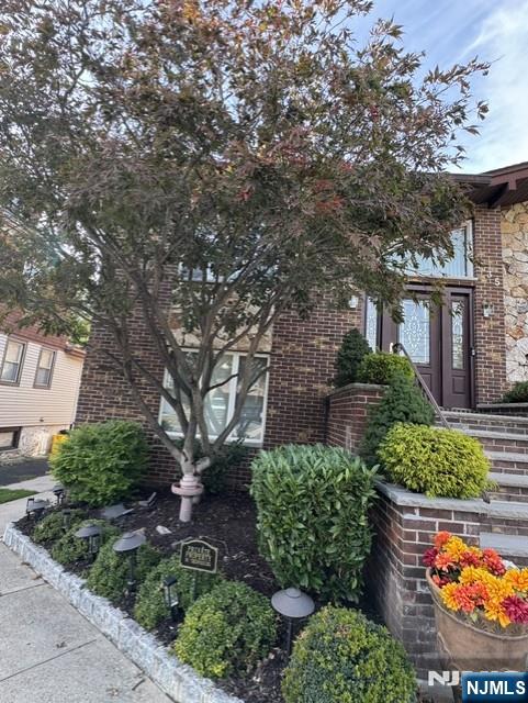535 Hillside Avenue