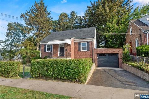 33 Dupont Place Irvington NJ 07111