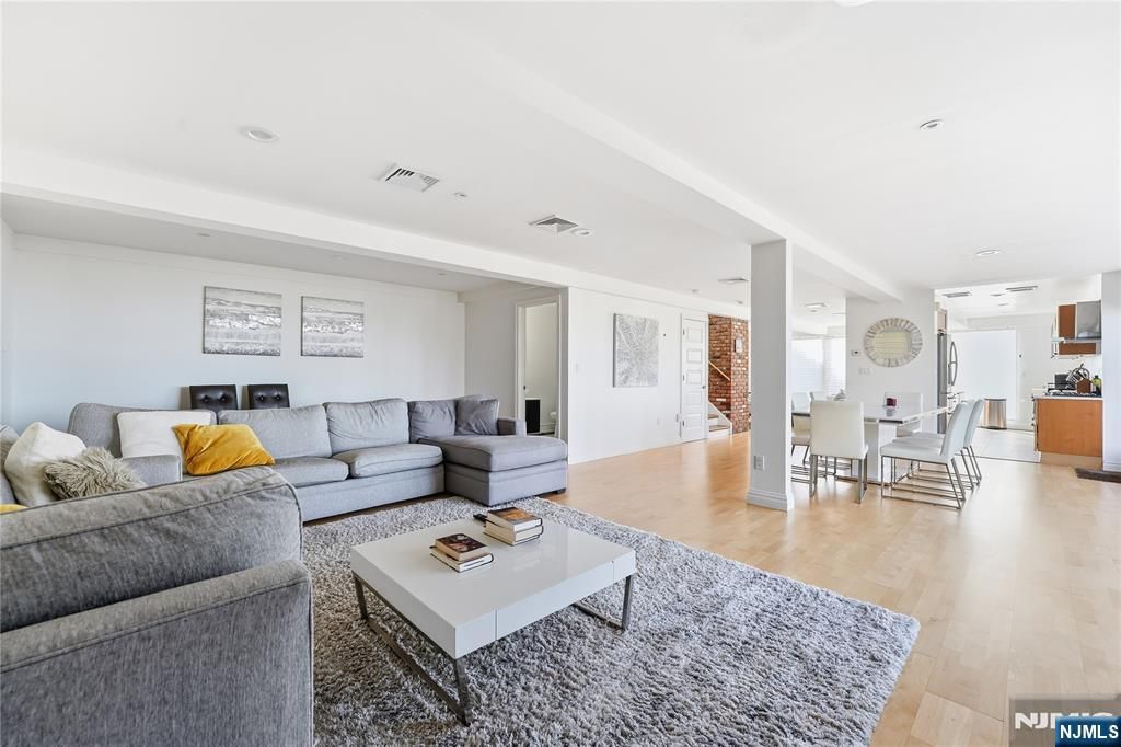 Photo of 27 Suffolk Lane, Tenafly, NJ 07670 (MLS # 26002239)