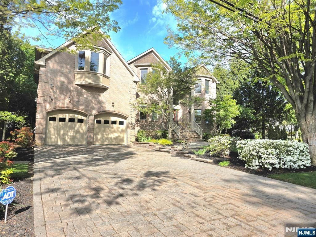 Photo of 335 Bullard Avenue, Paramus, NJ 07652 (MLS # 26014770)