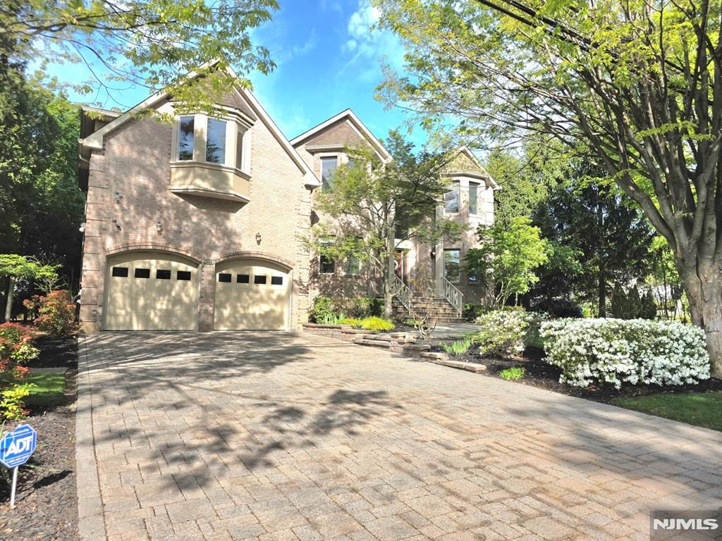 Photo of 335 Bullard Avenue, Paramus, NJ 07652 (MLS # 26014770)
