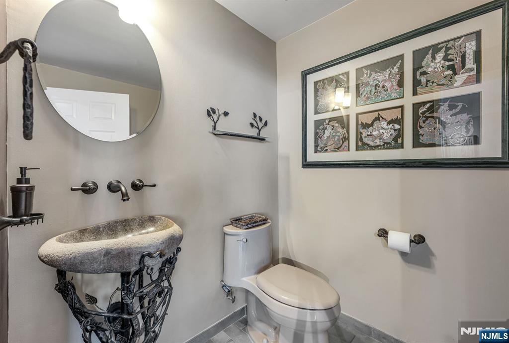 100 Old Palisade Road 3906