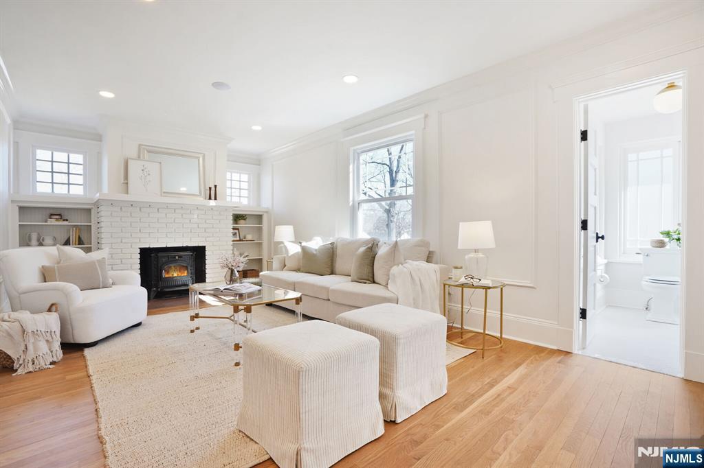 Property for Sale at 46 Oak Ridge Avenue, Nutley, New Jersey - Bedrooms: 4 
Bathrooms: 3 
Rooms: 8  - $798,888