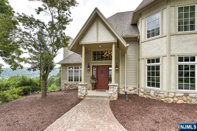 15 Laurel Terrace