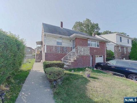 Photo of 1108 Harvard Pl, Fort Lee, NJ 07024 (MLS # 25041815)