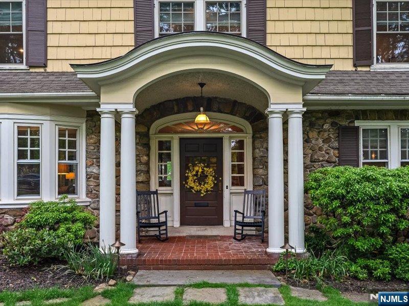 32 Rensselaer Road