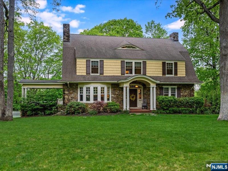 Property for Sale at 32 Rensselaer Road, Essex Fells, New Jersey - Bedrooms: 6 
Bathrooms: 4 
Rooms: 11  - $2,000,000