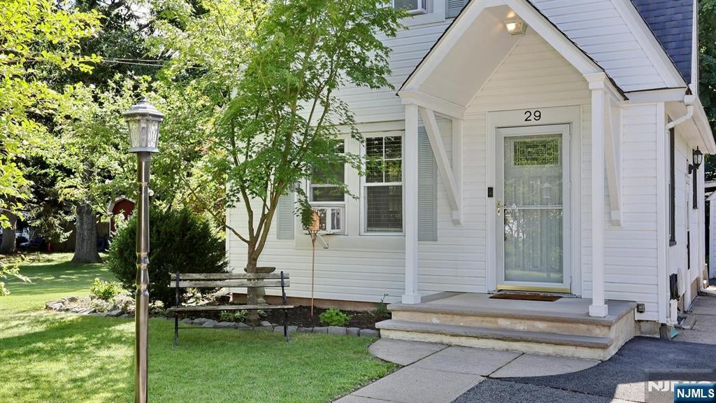 29 Silver Birch Avenue