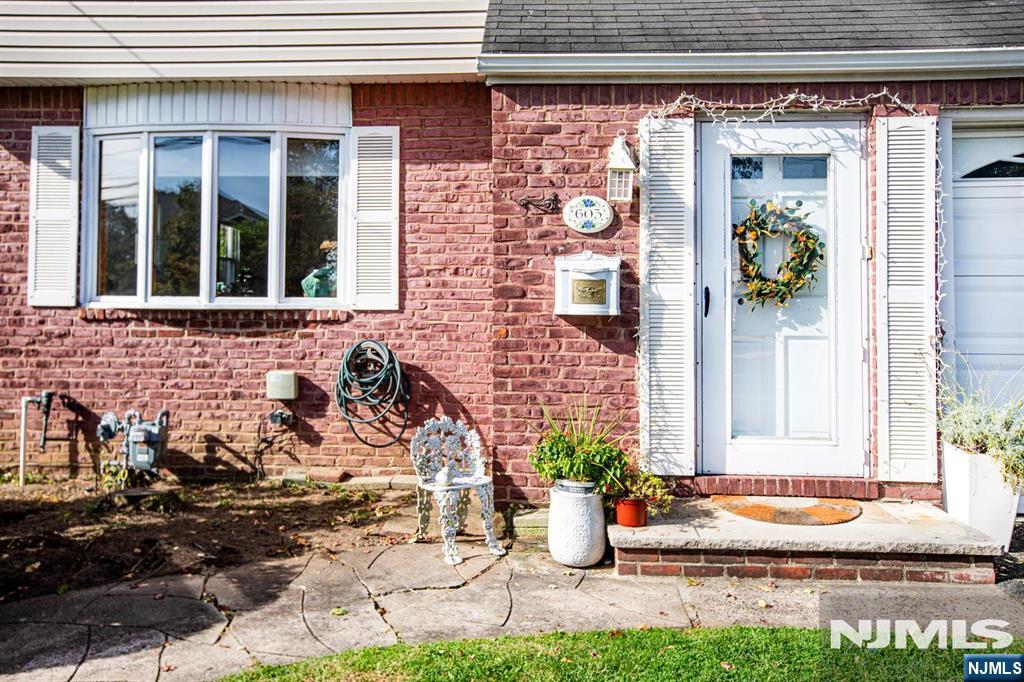 603 Fairlawn Parkway