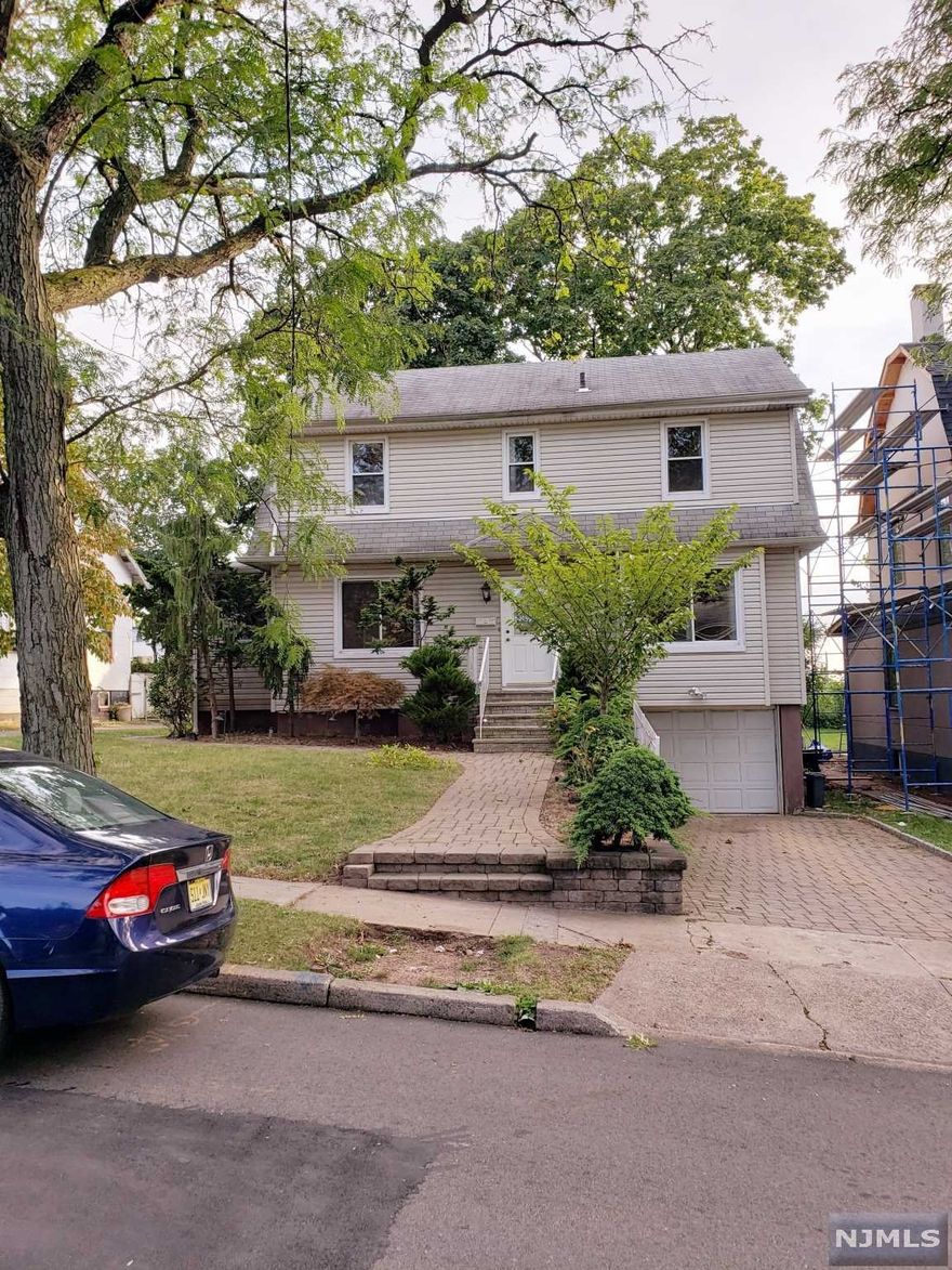 Great colonial house located near the highways (80, 46, 95 and 1&9). Close to Palisades Park shopping area and public transportation to NYC. It is in the two family zone. Nice backyard and deck. There is an extra office room on the 1st floor. Recently finished basement with large storage room. Recently renovated Kitchen.