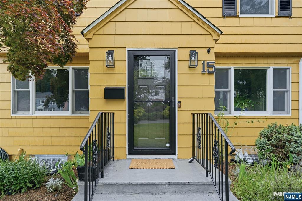 15 Crystal Avenue