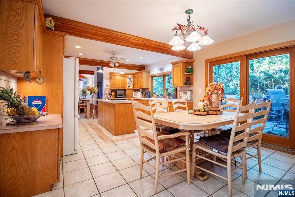 10 Locust Lane