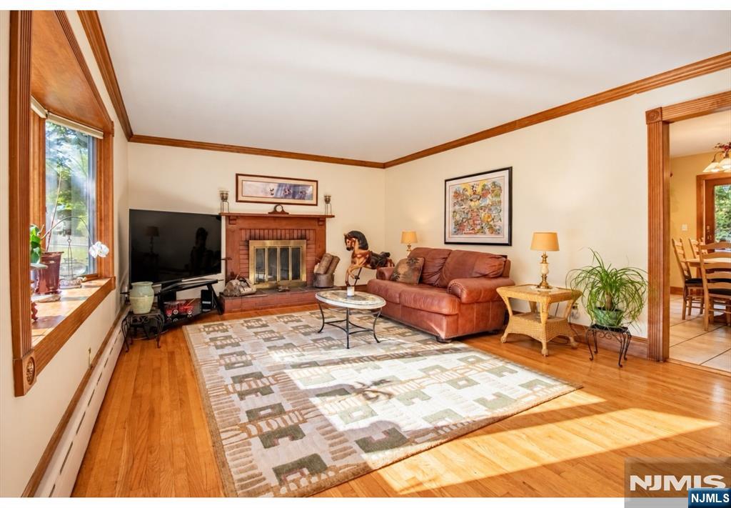 10 Locust Lane