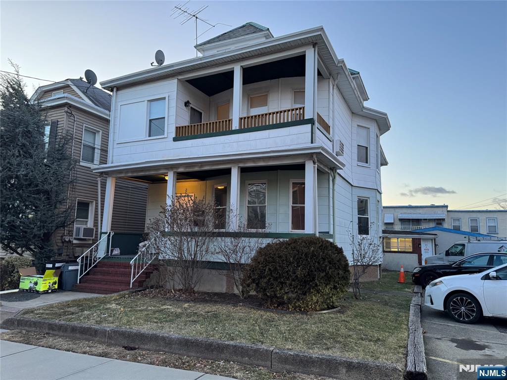 Rental Property at 55 Clinton Pl 1, East Rutherford, New Jersey - Bedrooms: 2 
Bathrooms: 1 
Rooms: 5  - $2,000 MO.