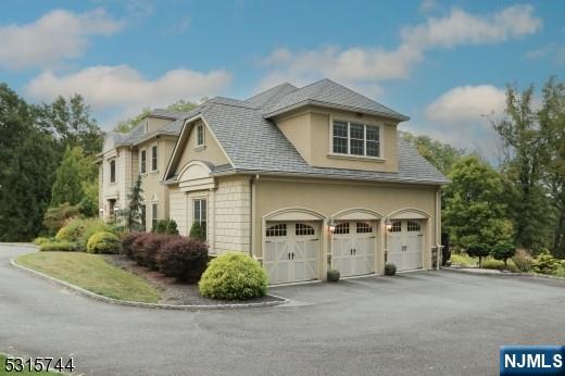 8 Pineview