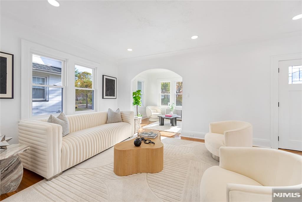 341 Van Buren Avenue