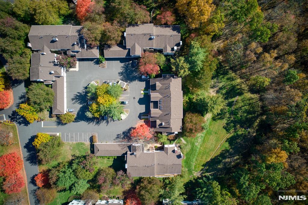 Bernards, New Jersey 07920, United States, 1 Bedroom Bedrooms, ,1 BathroomBathrooms,Residential,Pending,78560