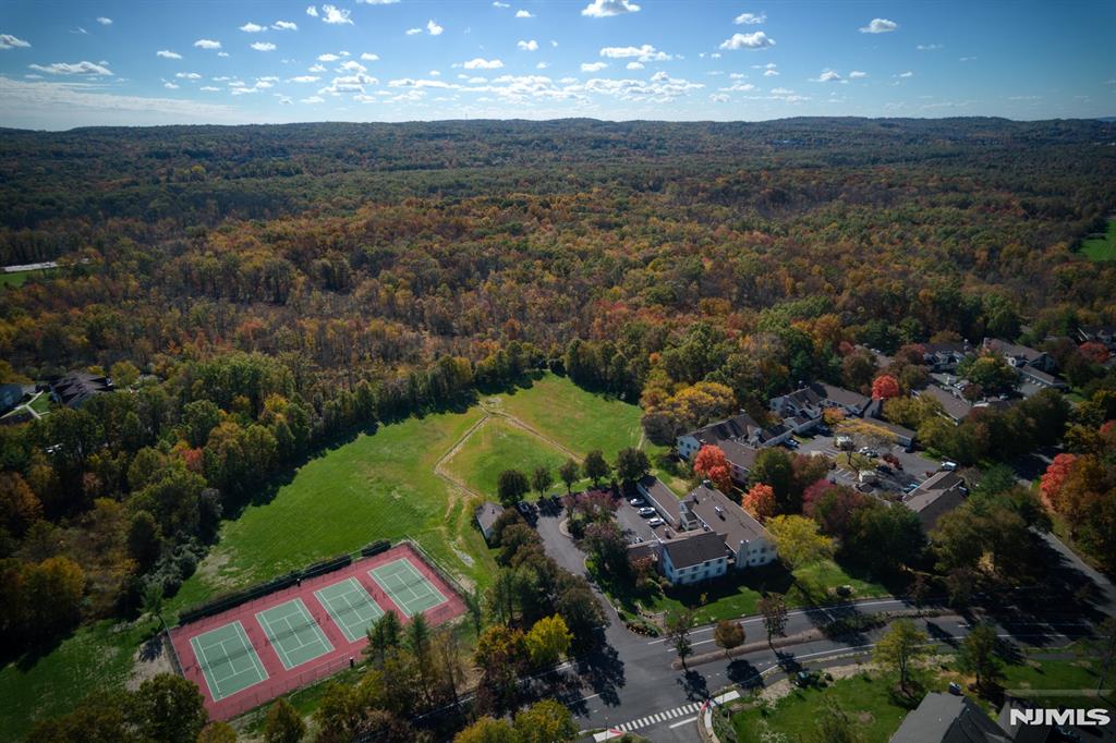 Bernards, New Jersey 07920, United States, 1 Bedroom Bedrooms, ,1 BathroomBathrooms,Residential,Pending,78560