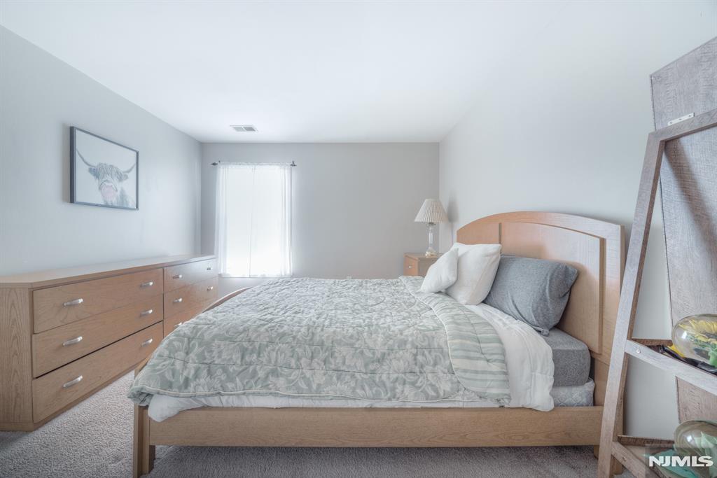 Bernards, New Jersey 07920, United States, 1 Bedroom Bedrooms, ,1 BathroomBathrooms,Residential,Pending,78560