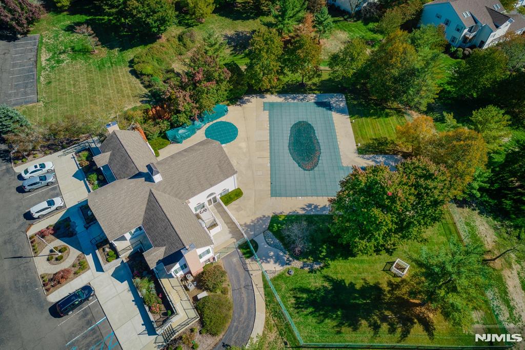 Bernards, New Jersey 07920, United States, 1 Bedroom Bedrooms, ,1 BathroomBathrooms,Residential,Pending,78560