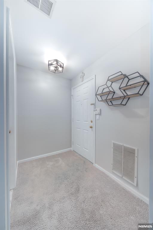 Bernards, New Jersey 07920, United States, 1 Bedroom Bedrooms, ,1 BathroomBathrooms,Residential,Pending,78560