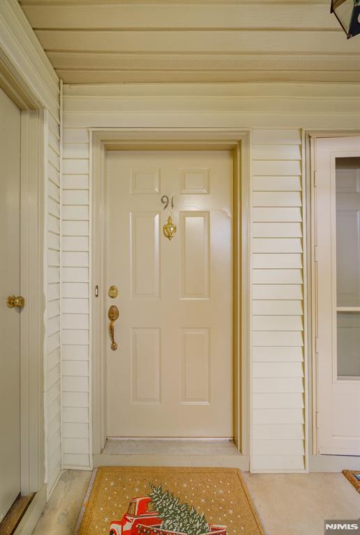 Bernards, New Jersey 07920, United States, 1 Bedroom Bedrooms, ,1 BathroomBathrooms,Residential,Pending,78560