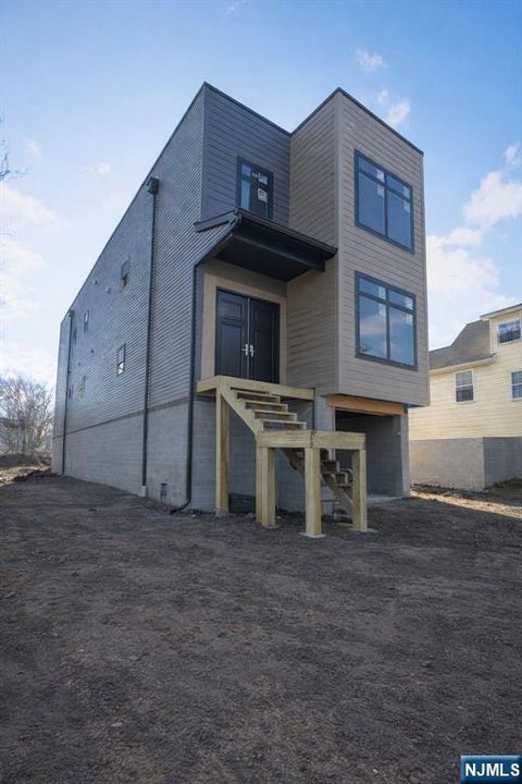 132 Holsman Street Paterson NJ 07522