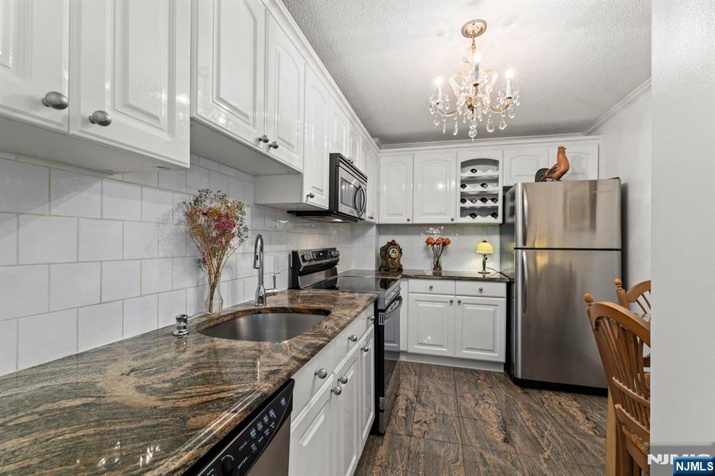 200 Grand Cove Way 3L