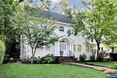 153 Glenwood Avenue Leonia NJ 07605