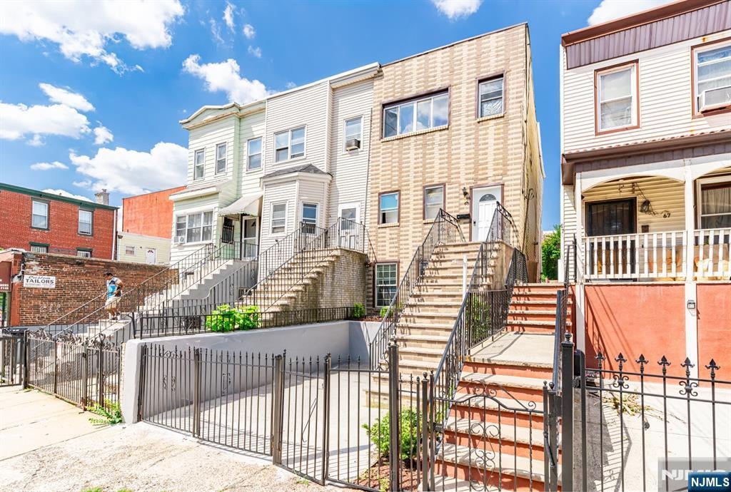 65 Baldwin Avenue
