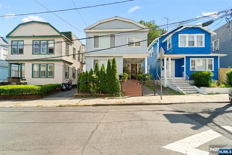 Photo of 14 Patten Place, Newark, NJ 07112 (MLS # 25041500)