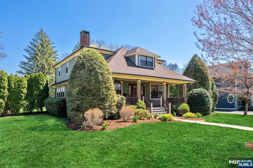 Photo of 133 N Pleasant Avenue, Ridgewood Village, NJ 07450 (MLS # 26012679)