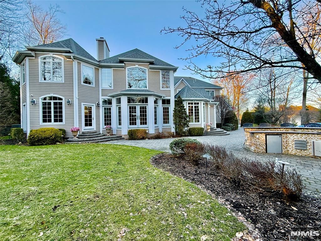 Photo of 457 Devonshire Drive, Franklin Lakes, NJ 07417 (MLS # 26003161)