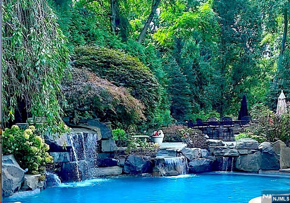 457 Devonshire Drive