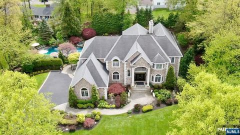 Photo of 457 Devonshire Drive, Franklin Lakes, NJ 07417 (MLS # 26003161)