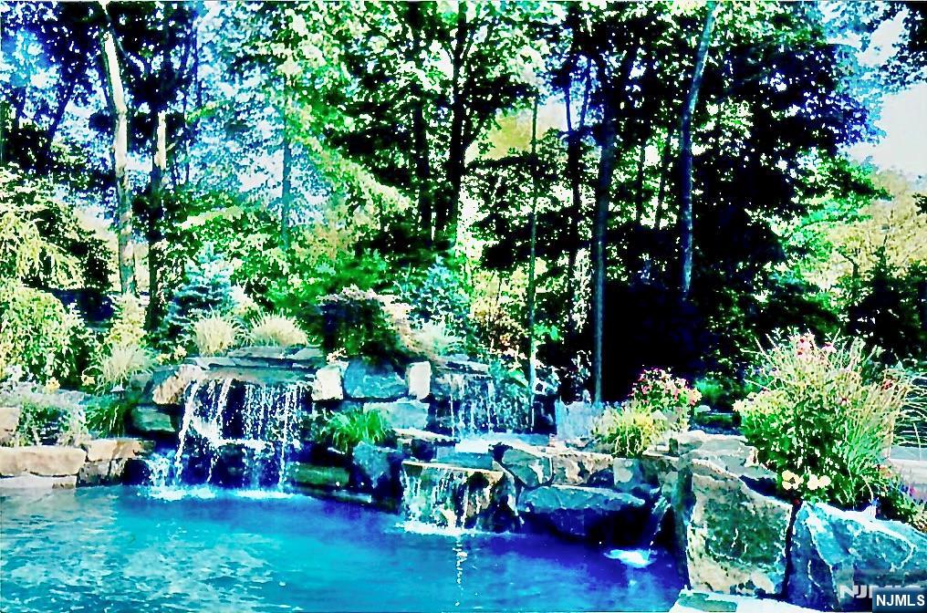 457 Devonshire Drive