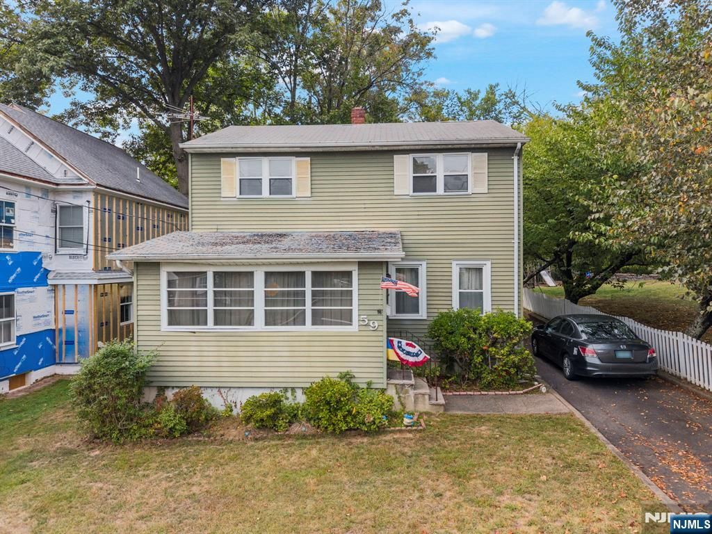 Photo of 59 Erie Avenue, Midland Park, NJ 07432 (MLS # 25035012)