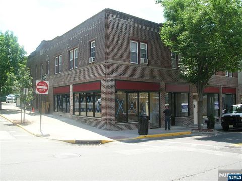 Photo of 219225 Main ST #4, Ridgefield Park, NJ 07660 (MLS # 26025388)