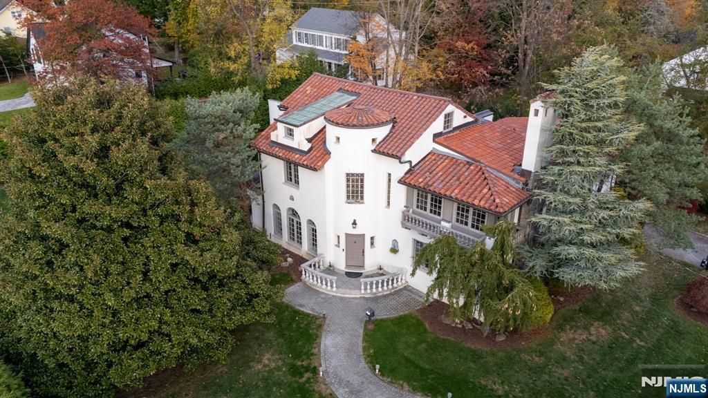 Photo of 3 Serafin Place, Glen Rock, NJ 07452 (MLS # 25036964)