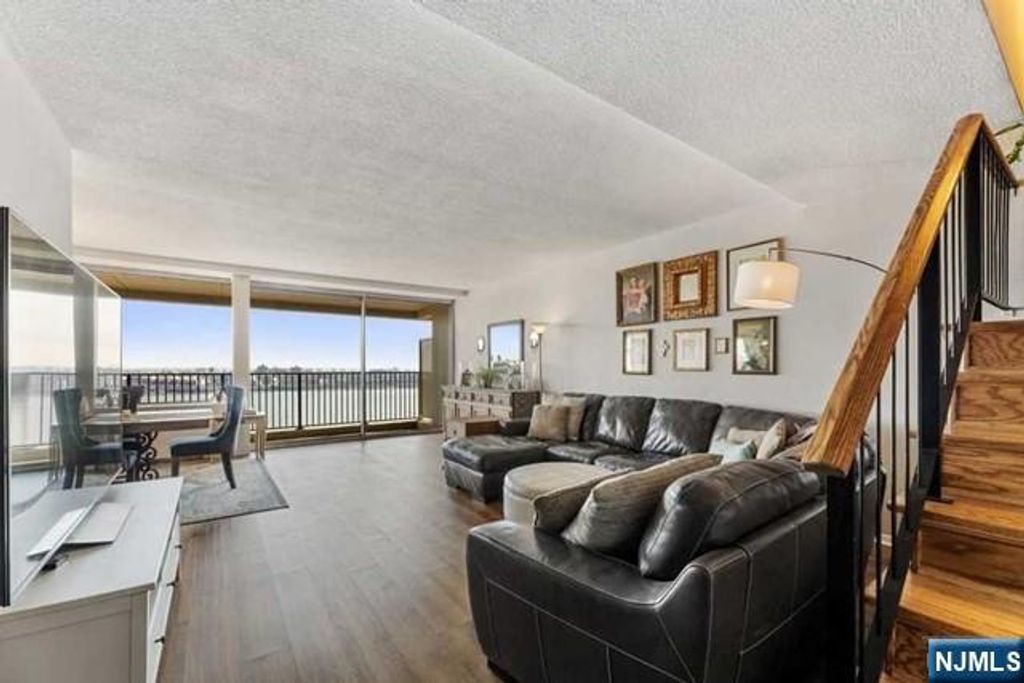 Photo of 3 Horizon Road #1004, Fort Lee, NJ 07024 (MLS # 26000669)