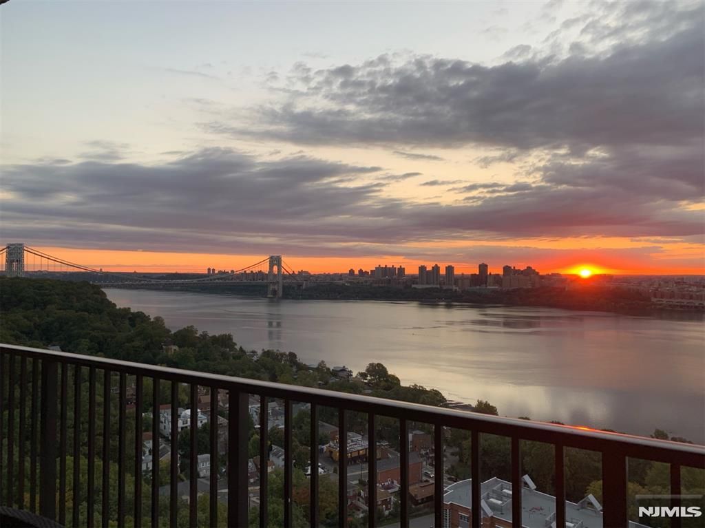 Photo of 3 Horizon Road #1004, Fort Lee, NJ 07024 (MLS # 26000669)