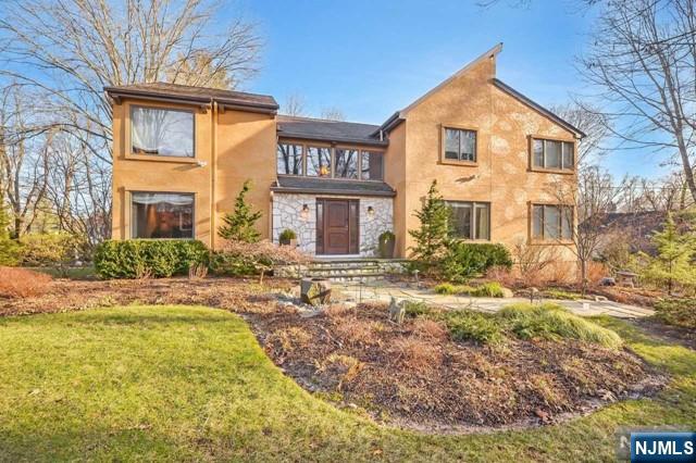 Rental Property at 179 Woodside, Franklin Lakes, New Jersey - Bedrooms: 5 
Bathrooms: 4 
Rooms: 9  - $9,000 MO.