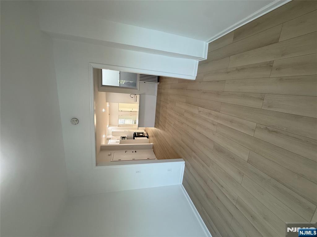 Rental Property at 431 Kearny Ave 6, Kearny, New Jersey - Bedrooms: 2 
Bathrooms: 1 
Rooms: 5  - $2,150 MO.