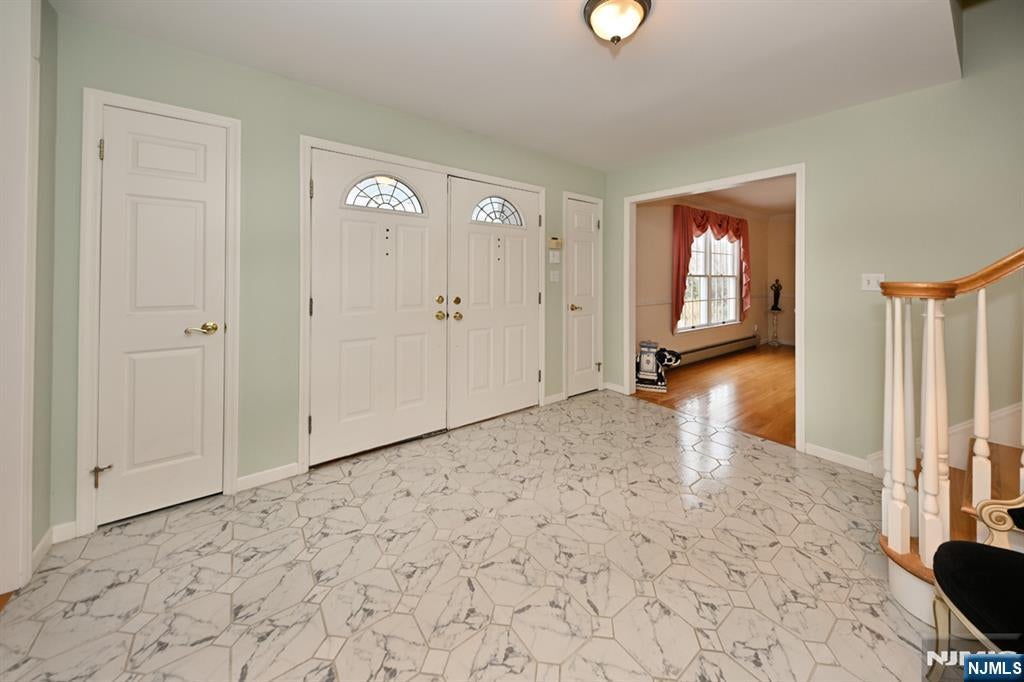 513 Lydia Lane