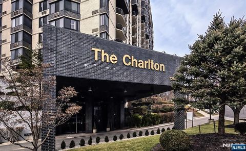 Photo of 1265 15th St #8G, Fort Lee, NJ 07024 (MLS # 26003677)