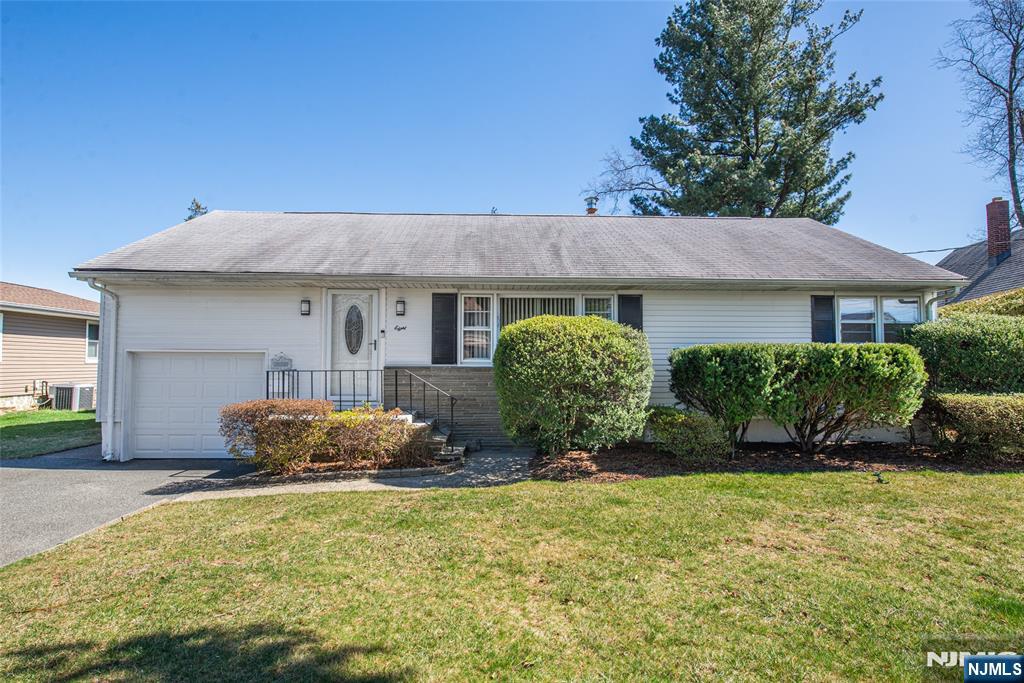 Property for Sale at 8 Avondale Avenue, Clifton, New Jersey - Bedrooms: 3 
Bathrooms: 2 
Rooms: 7  - $675,000