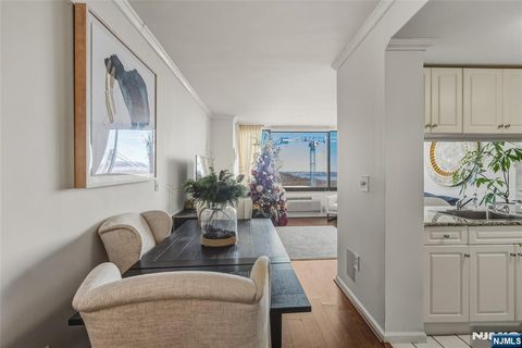 Photo of 100 Old Palisade Road #3013, Fort Lee, NJ 07024 (MLS # 26001076)